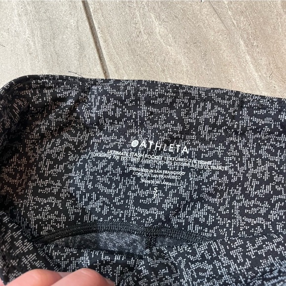 Athleta Ultimate Stash Pocket Textured 7/8 Tight Women's Small Gray Stretch Crop - Picture 4 of 7